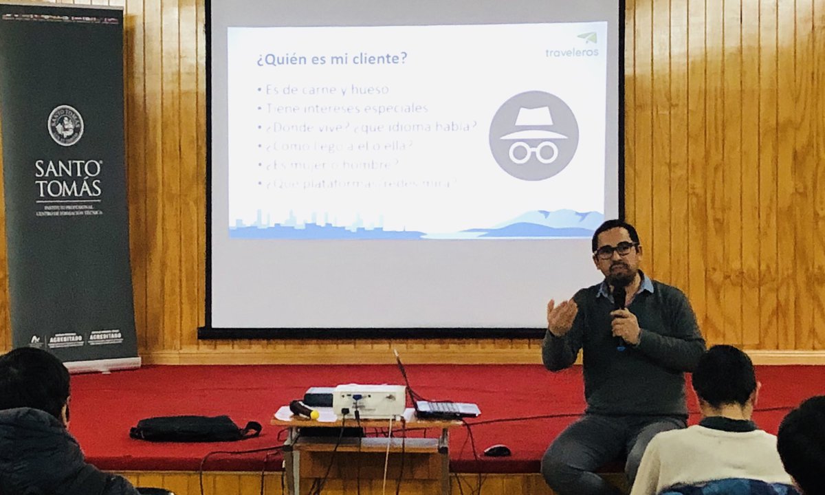 santotomaspuq's tweet photo. Estudiantes y docentes del área de turismo de #SantoTomás #PuntaArenas participando de un interesante taller sobre estrategias de #marketing y comercialización a través de RRSS para el #turismo a cargo de los amigos de @Tourdesk_App #traveleros https://t.co/2BfgAutLkB
