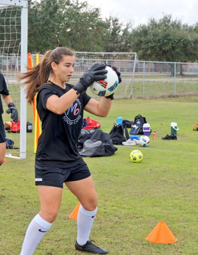 untdsoccer_ccsc's tweet photo. Our United Soccer Alliance GDA goalkeeper Alia Skinner was named the Top Drawer Soccer/Thinx Club “Player of the Week” on May 29, 2019! Alia is also a member of the U.S. U-16 and U-18 National Teams and is verbally committed to play at VA Tech University. #ccscpride https://t.co/ueKEBSu6dk
