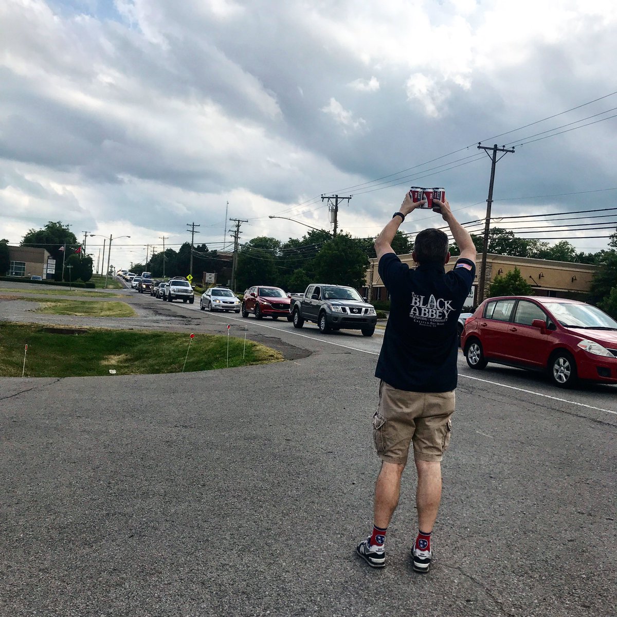 Sidco Drive, we have cold beer! Why would you sit in <a href="/NashTheTraffic/">Signal left, turn right – keeping ‘em guessing 🚥</a> ?!?!