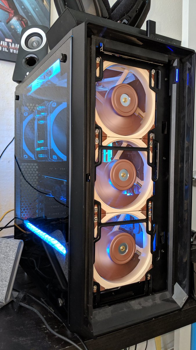 wwjoshdew's tweet photo. I heard you like airflow. @Noctua_at @FractalDesignNA #meshifyc https://t.co/qaGMVLLPAk