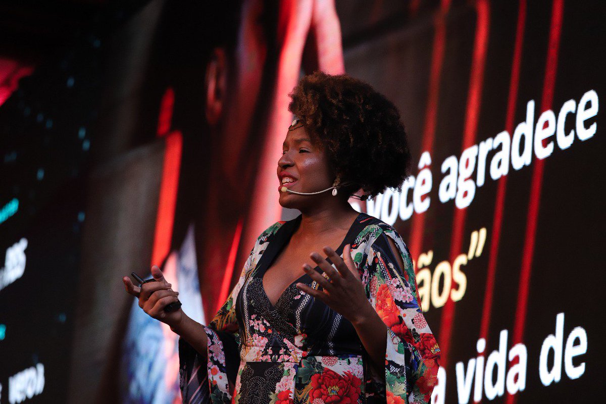 "Quando você agradece aos 'nãos', você enche as suas vidas de 'sims'." Com essa mensagem, Sheila Makeda, sócia-diretora da Makeda Cosméticos, encerra em grande estilo o Congresso Brasileiro do Varejo! #fbv19