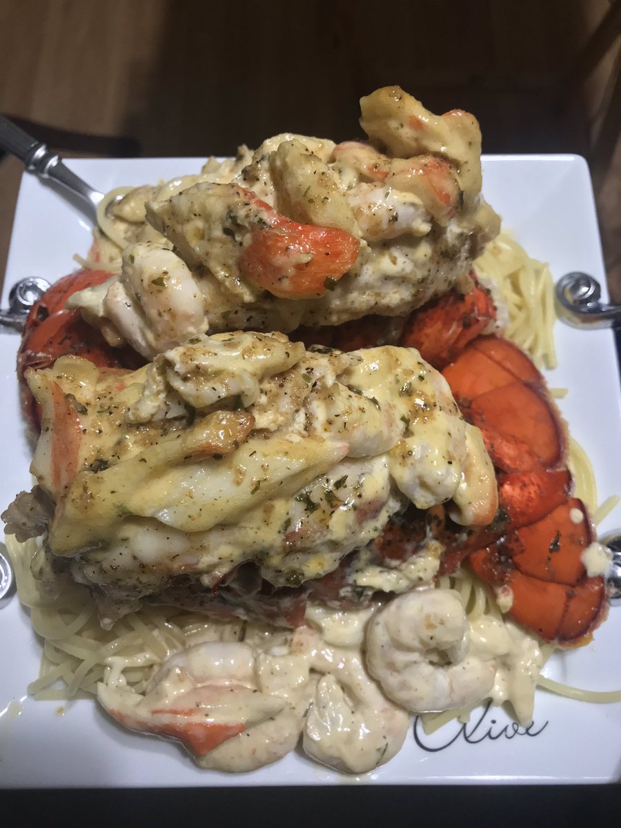 4thQtrGaming's tweet photo. 🦞🦞🦞Stuffed Lobster Tails & Shrimp Alfredo 🍤🍤🍤 It’s What’s For Dinner 🍽🍽🍽 #StuffedLobster #ShrimpAlfredo #Dinner #EatLikeMe #Pescatarian #Seafood #GreatEating #BirthdayDinner https://t.co/EAEZQTNQKN
