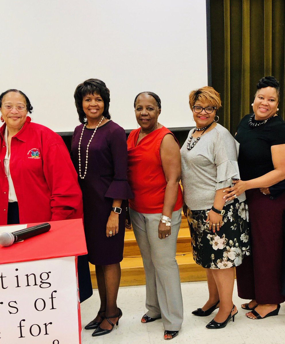 This has to be a FIRST! 4 former principals and current principal ⁦@HarrisElemAISD⁩.                   C.Leday (retired), Pat Wade, K. Bacy(retired), I.Carter (CW), Cicely Bailey (current principal). #SherryLewis#JoycePerro#Retirements! ⁦<a href="/AldineISD/">Aldine ISD</a>⁩ ⁦<a href="/AldineHR/">Aldine HR</a>⁩