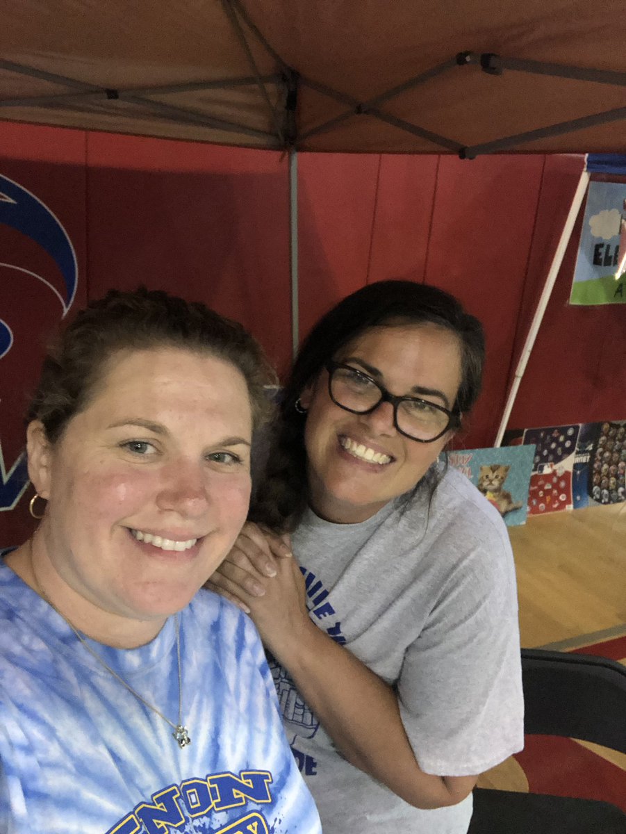 EnonLibrarian's tweet photo. Come see us at Carver MS until 7pm!   #EnonRocks #oneCcps #summerpalooza https://t.co/lzikGkyEvx
