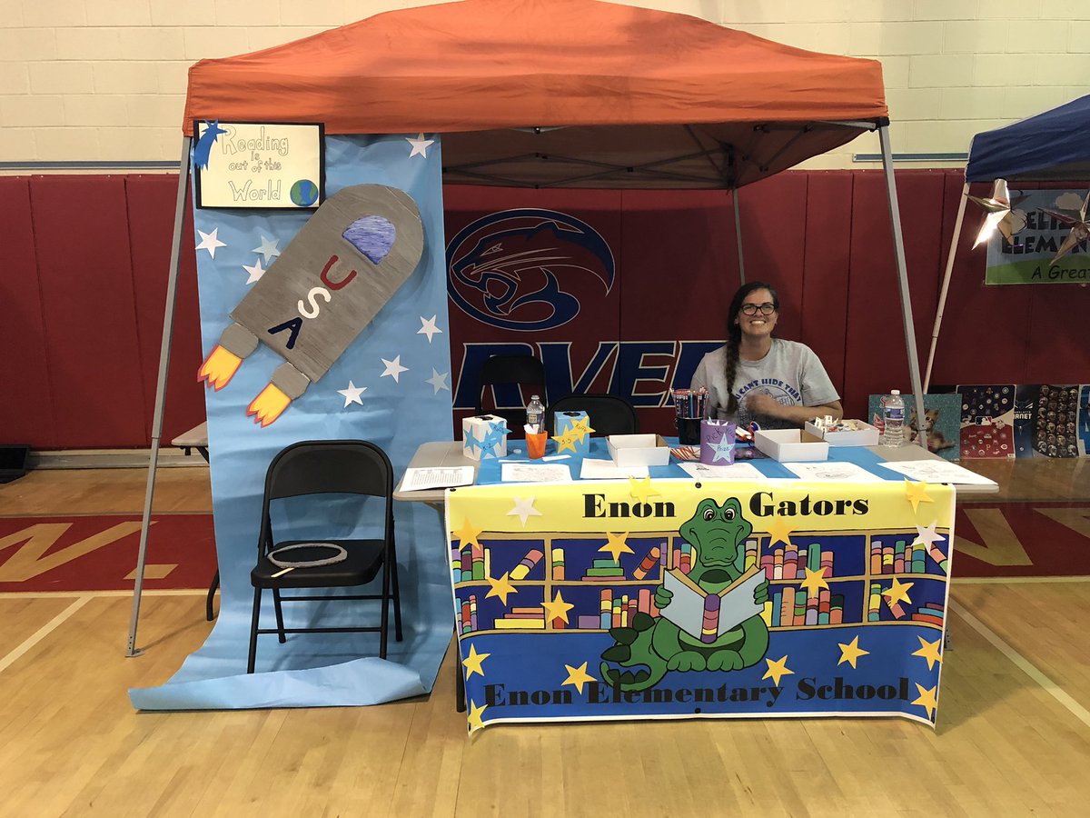 EnonLibrarian's tweet photo. Come see us at Carver MS until 7pm!   #EnonRocks #oneCcps #summerpalooza https://t.co/lzikGkyEvx