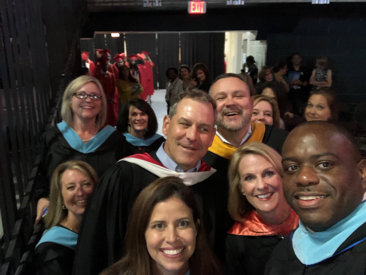 TryMeFanning1's tweet photo. Langham Creek Graduation in 2 min. Cool kids are here! https://t.co/bxtgw5wT99