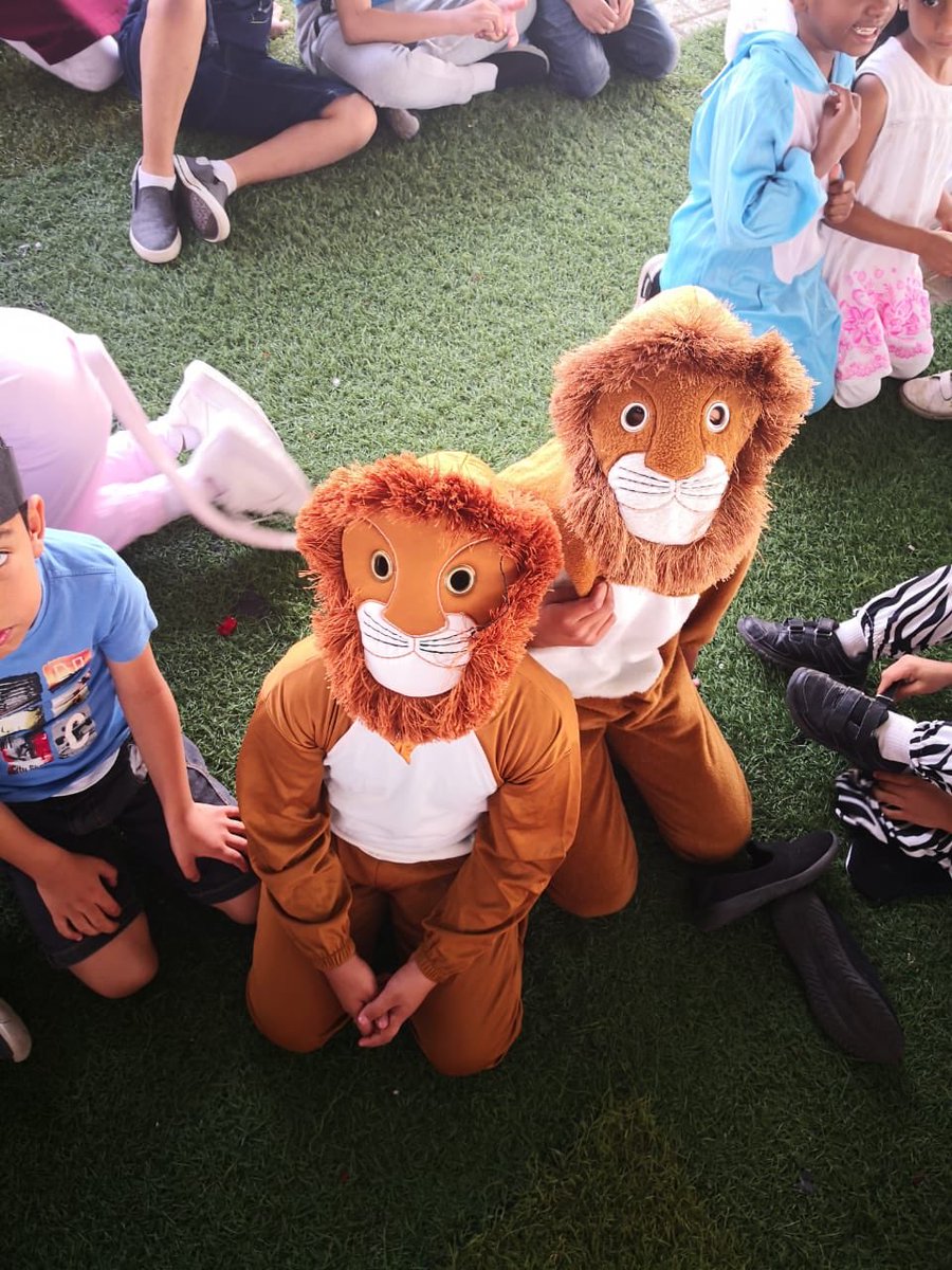 AlkawtherSchool's tweet photo. #مقتطفات_كوثرنا
#English_Open_Day
لكل نجاح أبطال،بجهودهم إكتملت ملامح التميز والإبداع،
ولكل روح منهم جزيل الشكر والتقدير،
💕معلمات اللغة الإنجليزية💕
على جهودهن المبذولة وفيض عطائهن وإبداعهن ونخص بالشكر المشرفة على الفعاليات بكل تفاصيلها المعلمة الأولى
أ. رحمة الراشدية❤️ https://t.co/4amiBEByjP