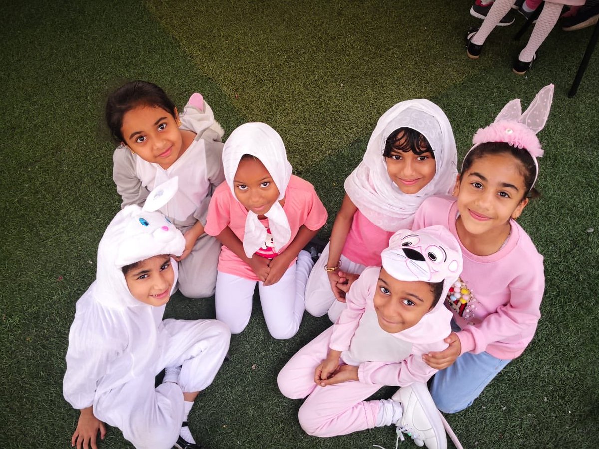 AlkawtherSchool's tweet photo. #مقتطفات_كوثرنا
#English_Open_Day
لكل نجاح أبطال،بجهودهم إكتملت ملامح التميز والإبداع،
ولكل روح منهم جزيل الشكر والتقدير،
💕معلمات اللغة الإنجليزية💕
على جهودهن المبذولة وفيض عطائهن وإبداعهن ونخص بالشكر المشرفة على الفعاليات بكل تفاصيلها المعلمة الأولى
أ. رحمة الراشدية❤️ https://t.co/4amiBEByjP