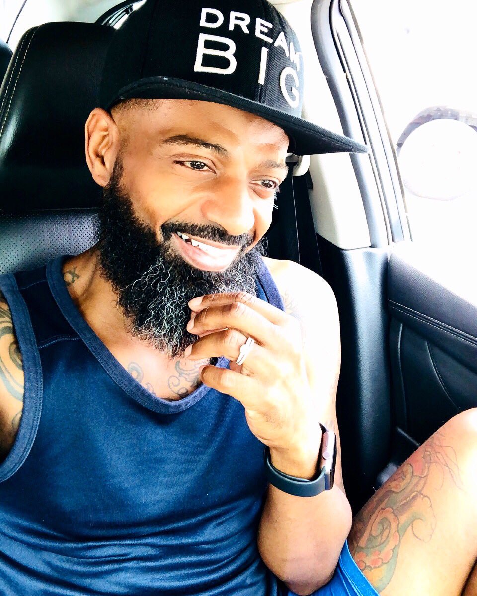 Frederickayers5's tweet photo. When everything is ✨shining ✨#bearded #blackmen #summer #mrmcneil #dreambig #melanin #tatted https://t.co/0PTNLrhqBn