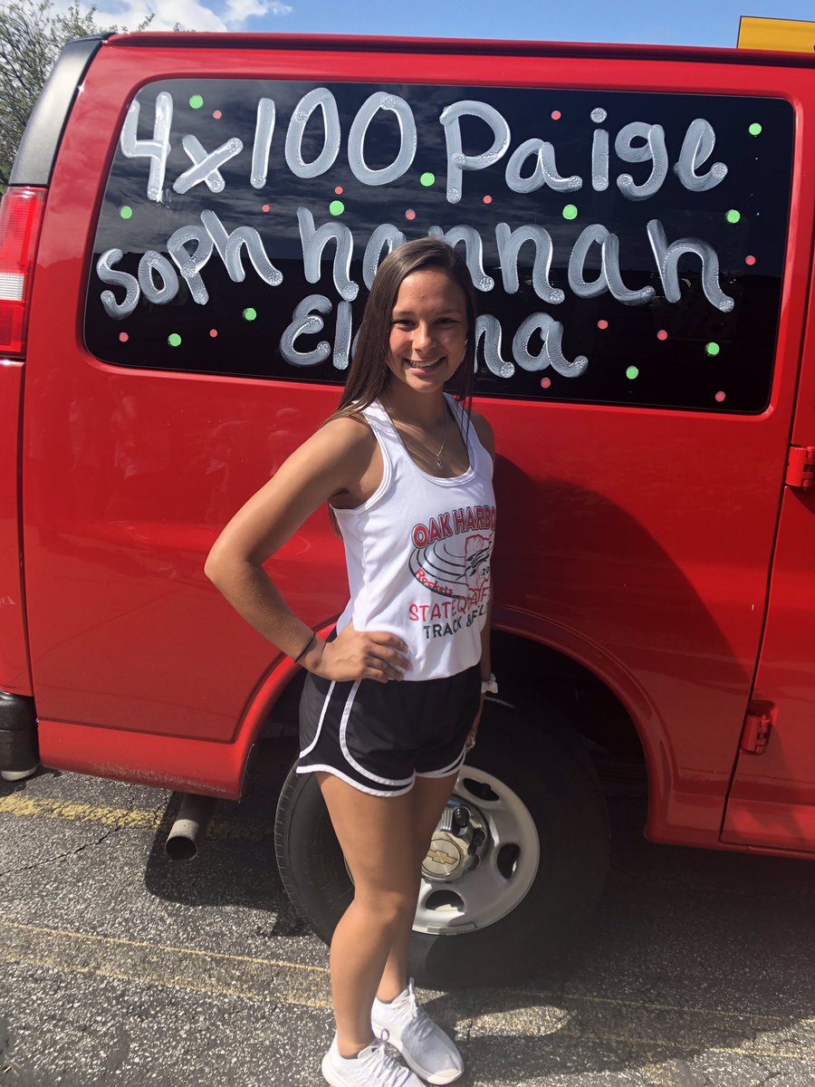 mamaeli05's tweet photo. Thank you @therocketshop_ for the awesome gear as always! Go Rockets! #STATETRACK2019 @OHRockets @OakHarborTrack https://t.co/DGqZaSWJuV