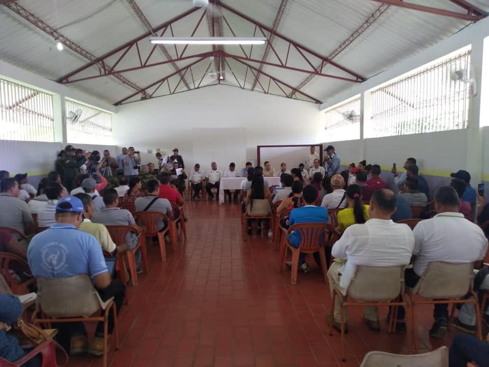 ns_sec's tweet photo. La Secretaria de Desarrollo Económico, Yiloneth Pinzón Ropero. Asistió al  Encuentro de Comunales de la zona del Catatumbo, desde El Municipio de Tibú, Norte de Santander. Para hacer seguimiento a la mesa de concertación  y acuerdos en la pasada marcha comunal. 
@GoberNorte https://t.co/8ftukex6E9