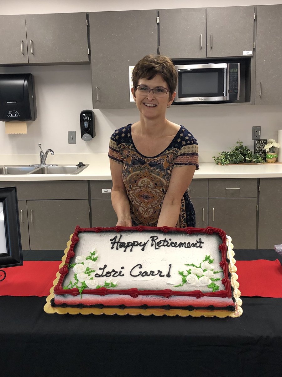 RdgDen's tweet photo. Congratulations to Lori Carr on her retirement from BHES following 19 years of service. Best wishes Lori! #BHESpowerup https://t.co/ULyk3ZJ5Qo