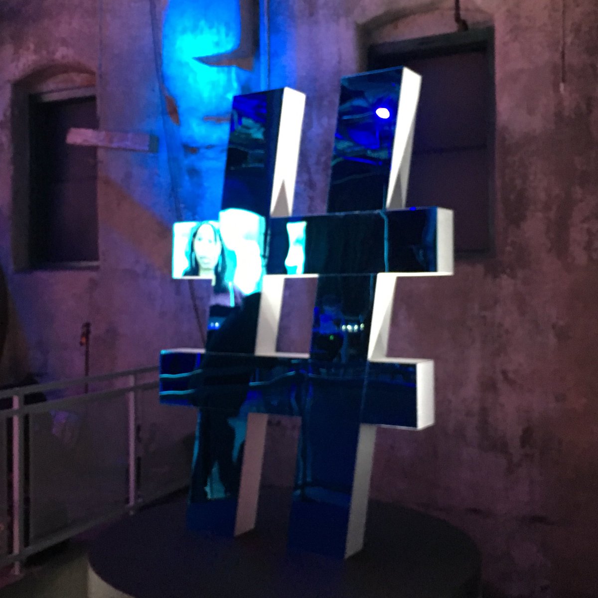 MichelleSlater's tweet photo. Months of hard work to bring #TwitterFronts to life tonight. Huge thank you to @shay7t @FrancineSocket @chrisdoyle @michaelpalombo @paulburns @cam_gordon @lpearce @allie_poehling @RodneyRocK_ @KayMadati and more. #oneteamCAN https://t.co/7pn8CjN5Qw