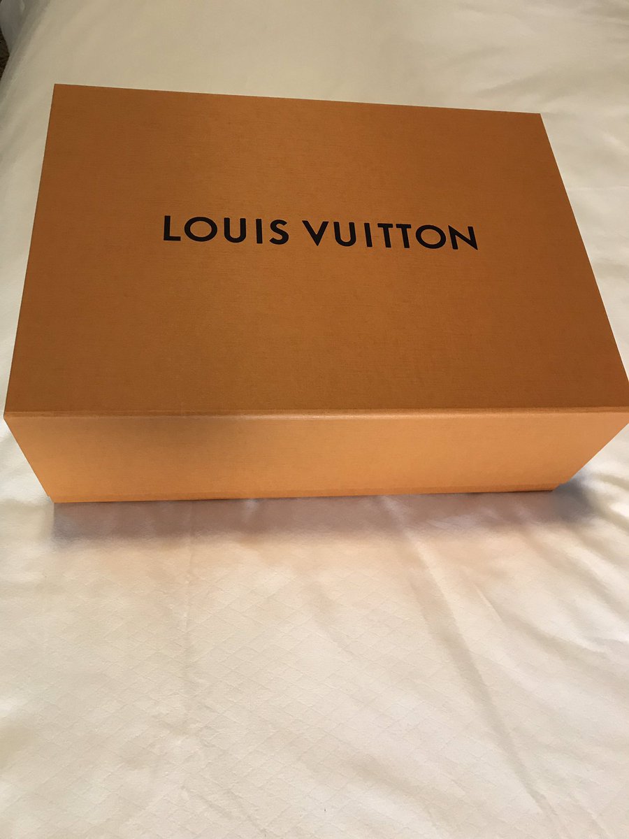 ルイヴィトンの箱が新しく 折りたたみ可能に生まれ変わって登場