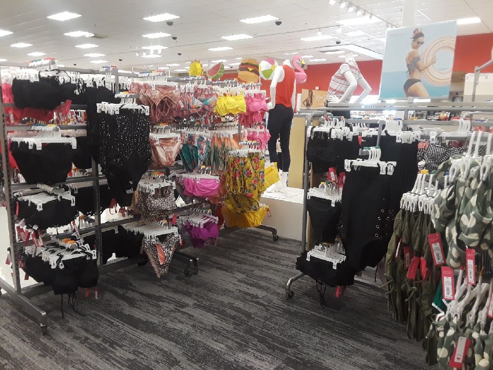 JesseKilcoyne's tweet photo. All the new looks to inspire our guest! #target @StellaRomanov https://t.co/87nARD6Erz