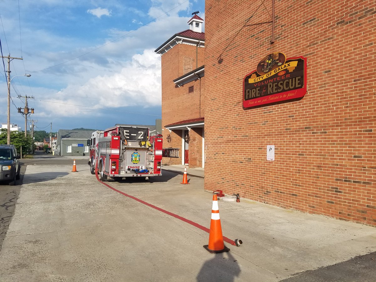 GalaxFireDept's tweet photo. Ready for Firefighter 1 Skills Review Night @GalaxFireDept! Test day Saturday! Good luck to all!! #trainon #proudcapt https://t.co/LhxhjLDAOK