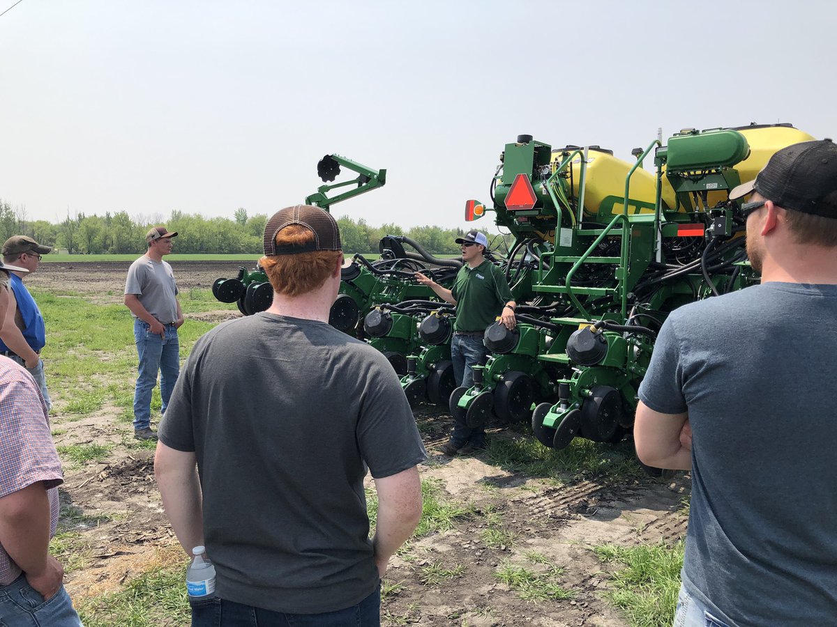 RDOICBillE's tweet photo. A great day attending as #RDO worked with #NDSCS at a teaching lab field in Wahpeton ND. Awesome to see my company working with the Ag education community and advancing technology in industry https://t.co/wzSPLTIP2x