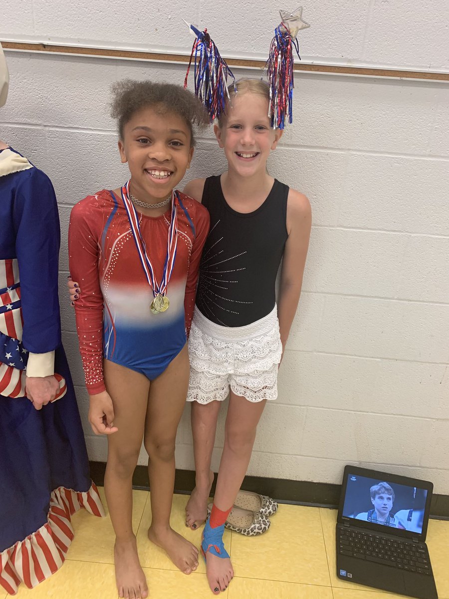 MrsAlexECH's tweet photo. Great time tonight at Chancey ‘s got talent! #Olympicgymnasts #DominiqueDawes #Kerristrug @ChanceyChat https://t.co/OlSUvlBWGG
