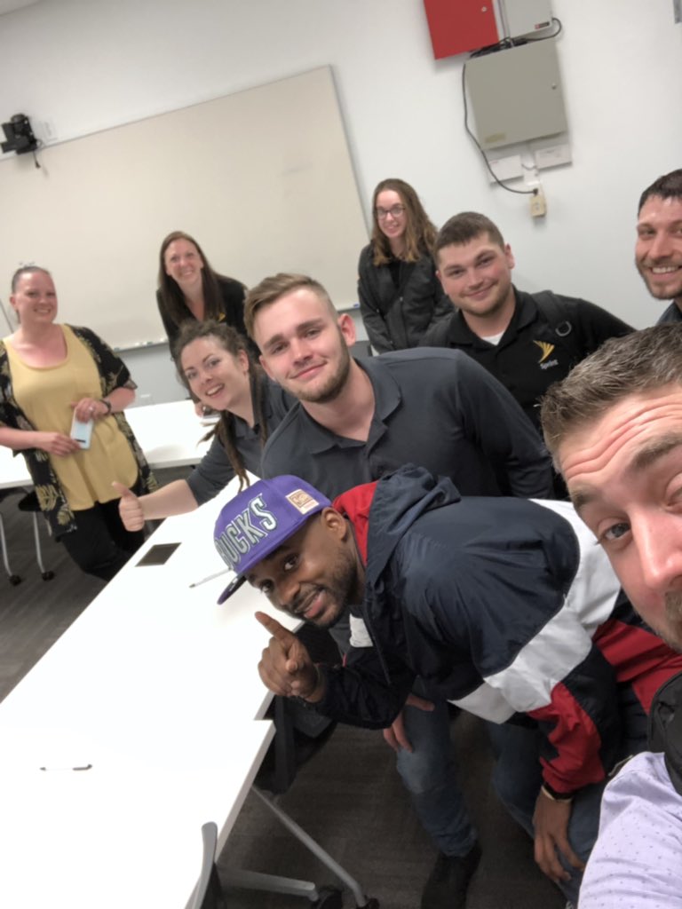 Chris (@chrisum9) on Twitter photo Learning how to coach the connect now way. @uwDirkZunker @uwjeremyworden <a href="/krisspragg/">Kris Spragg</a> <a href="/stephpeters11/">stephanie peters</a> Learning how to coach the connect now way. @uwDirkZunker @uwjeremyworden <a href="/krisspragg/">Kris Spragg</a> <a href="/stephpeters11/">stephanie peters</a>