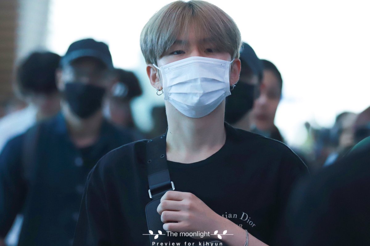 [pre] 190531 인천 출국
우리 얘기 이른 아침에 출국하느라 고생 많아쏘ㅠㅠㅠㅠ💕
#몬스타엑스 #기현 #Kiyhun
#MONSTAX <a href="/OfficialMonstaX/">몬스타엑스_MONSTA X</a>