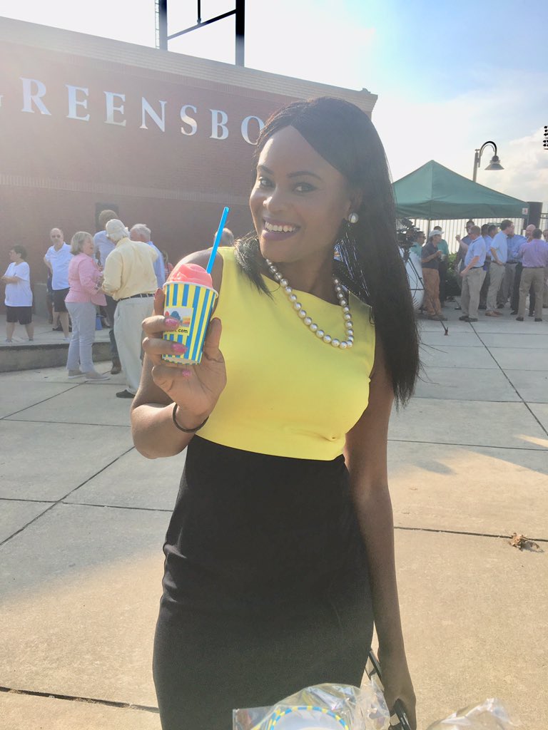 adaure's tweet photo. And so it was how #ProjectSlugger commenced 💃🏽💃🏽. Until the next time in @DowntownGSO it’s a wrap from #LeMoi , #Guilford @GSOHoppers and the folks at @SunsetSlushLex #postnewscommentary #FunNews @WFMY https://t.co/q8girKzDEc