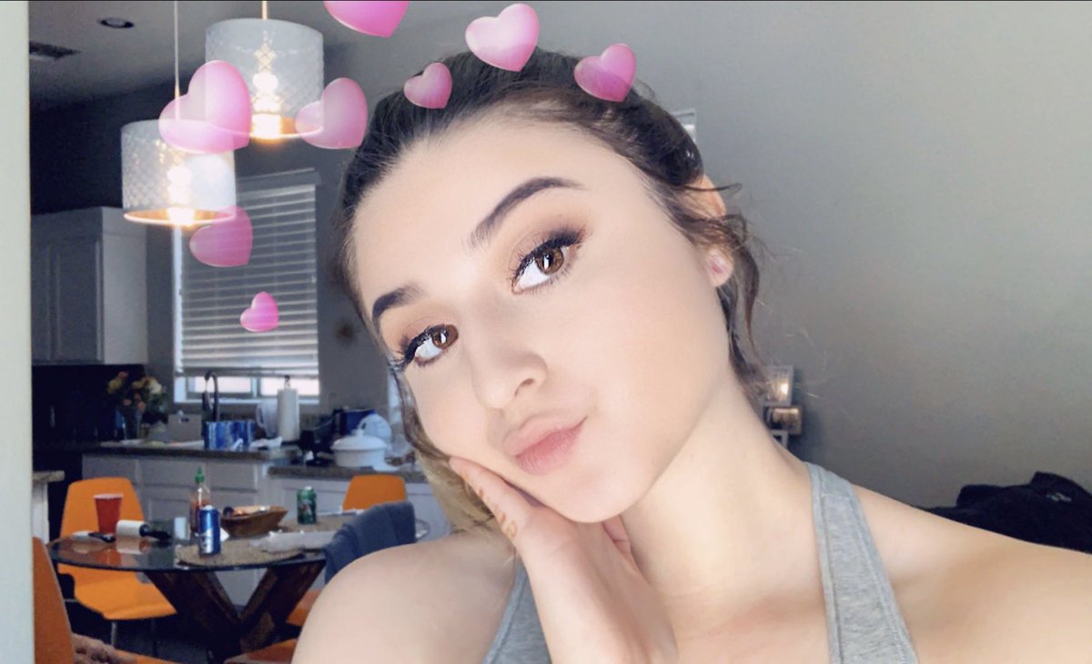 Gia_neve15's tweet photo. Just a couple before work 🥴 https://t.co/74tOqmke7w