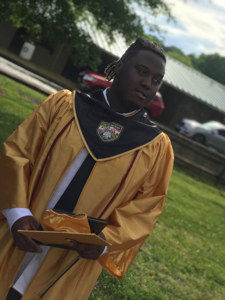 HighKageTv's tweet photo. Came in as strangers, Graduated as Family♥️💉🎓 #ohhsgrad2k19 https://t.co/zhYVJfy1nj