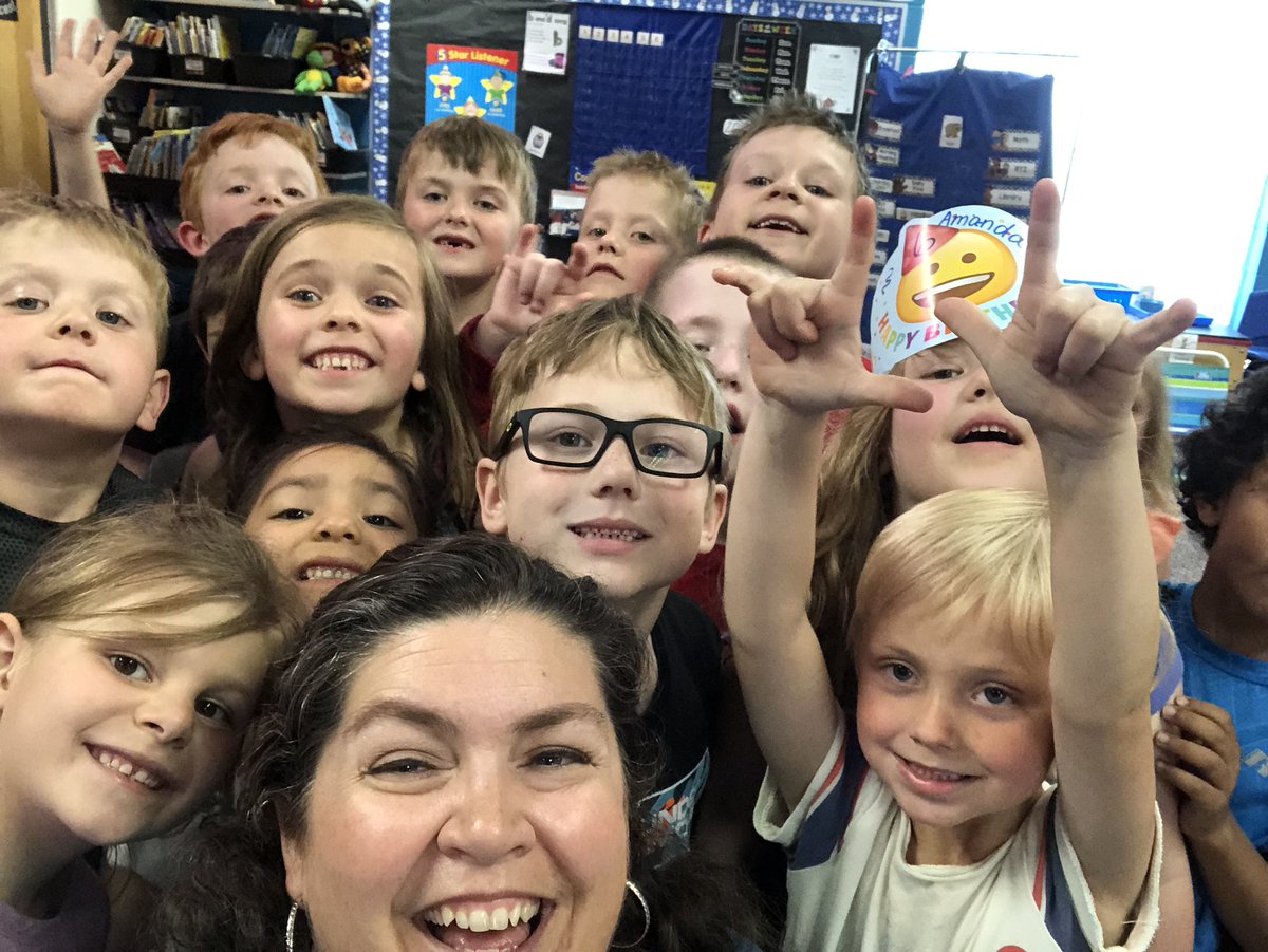 LisaMikeO's tweet photo. Happy, sad, tired, blessed! #cfelem, #wegotthis https://t.co/RQZGZ3VXfd