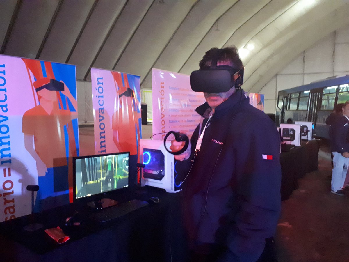 leandrojusto1's tweet photo. Antes de conocer el #BioBusElectrico en vivo y en directo, te invitamos a recorrerlo mediante #RealidadVirtual. #RosarioInova https://t.co/mkQPHbncQ1