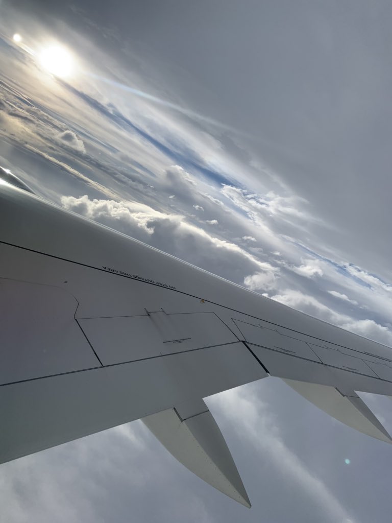 ahbabynyc's tweet photo. Flights resume departing from #LGA #soaring #thereisasun @NY1weather https://t.co/nCzRr5LR63