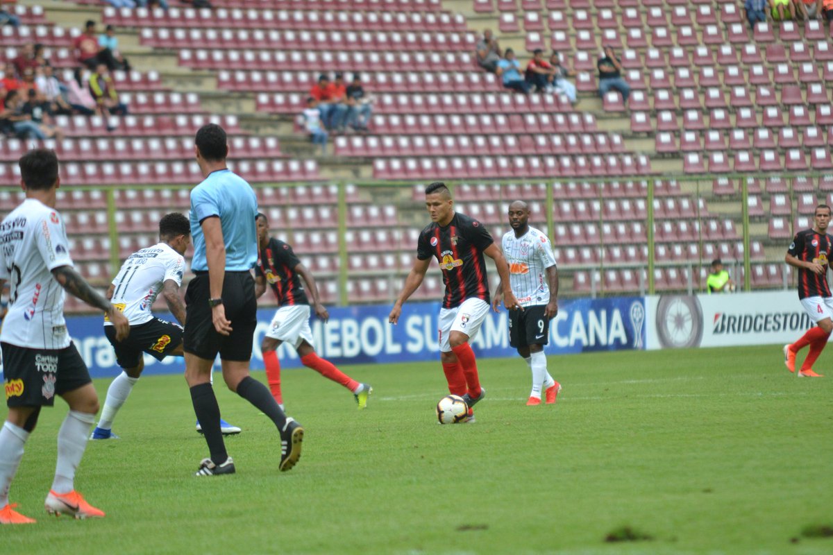 Rojinegros no pudieron 👊. El Deportivo Lara 🔴⚫ cayó 0-2 y 0-4 en el global ante <a href="/Corinthians/">Corinthians</a>. De esta manera los venezolanos finalizan su participación en la <a href="/Sudamericana/">CONMEBOL Sudamericana</a>.

📷 <a href="/DeportivoLara/">Deportivo Lara</a>

...
#ConmebolSudamericana #SomosFUTVE #SomosVenezuela ⚽🇻🇪🔝
