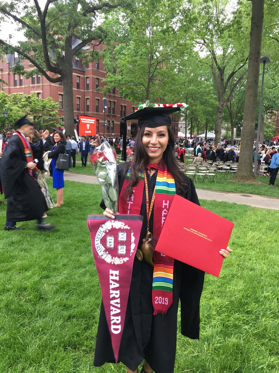 ACristinaTLMD20's tweet image. I feel like I’m floating in the clouds! ☁️ I am officially a #HarvardAlumna! This is for my parents who have always motivated me to pursue my dreams. From undocumented to #HarvardGrad 💕
I’ll be live from @Harvard at 5:40 PDT on @Telemundo20 📺 #NBC7 #SanDiego #Telemundo