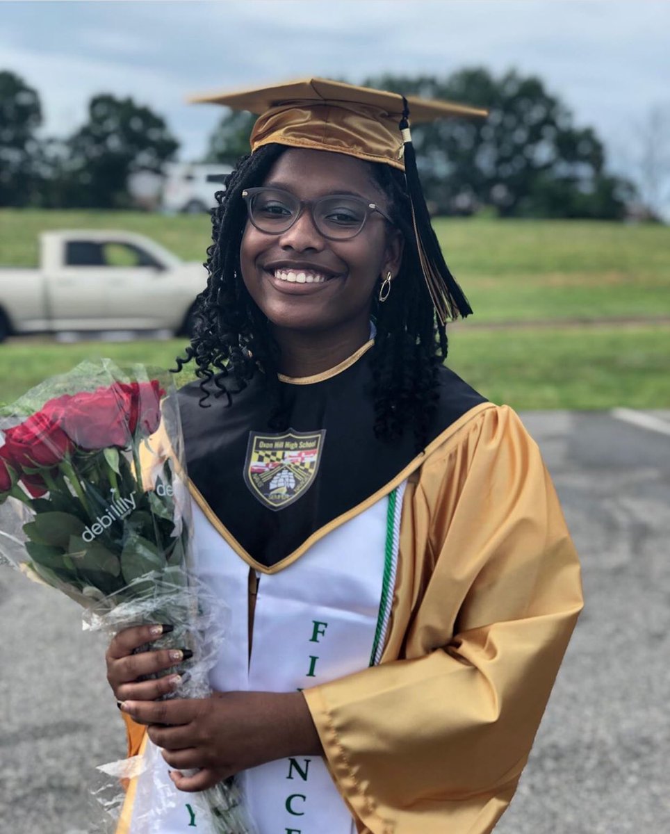 OHHSClippers's tweet photo. #OxonGrad2k19 #ohhsgrad2k19 https://t.co/UPVmiIoBq1