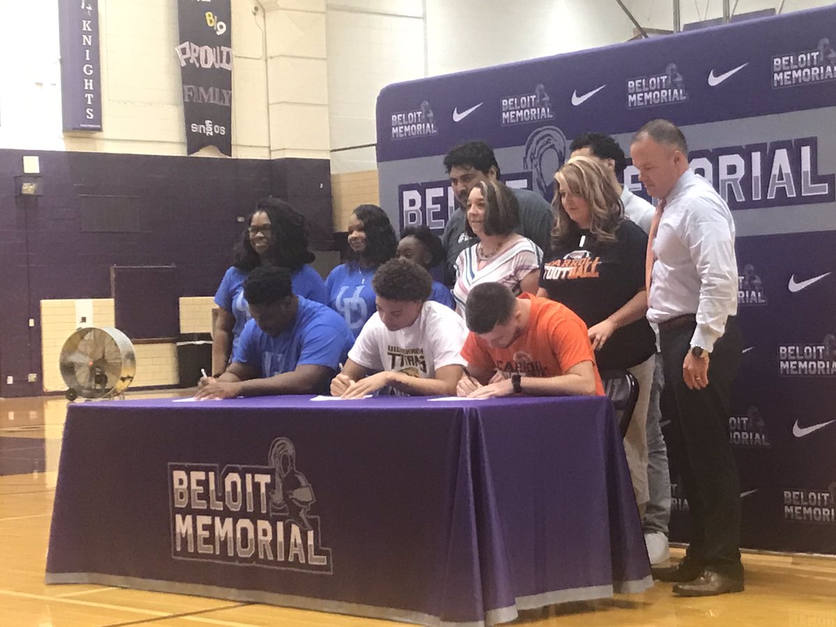 CoachSabaka's tweet photo. Great players and great people. Excited to see what the next level brings out in you. https://t.co/1Brgxe6bfT