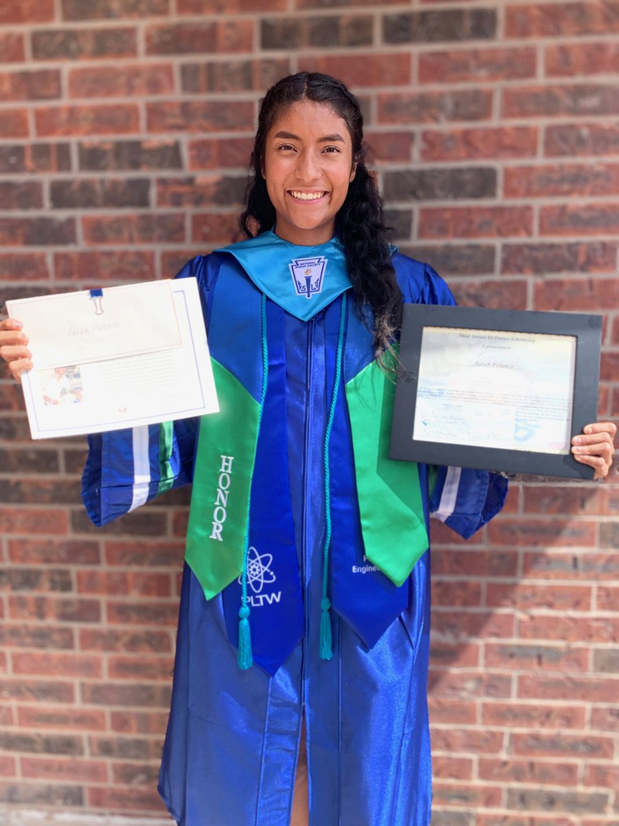 Congrats to one of our seniors, Sarah Polanco for being awarded with not 1 BUT 2 scholarship this morning 🎉 Brains, Beauty, and Athleticism 💚💙