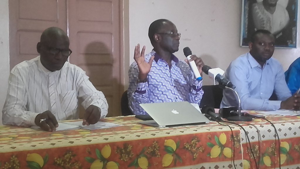 washjournalists's tweet photo. SENEGAL: NEBULEUSE DANS LE CONTRAT D’AFFERMAGE: Le forum social dépose une plainte contre Suez au tribunal de Paris https://t.co/ZmvWCBWbol https://t.co/bvSQkogBwR