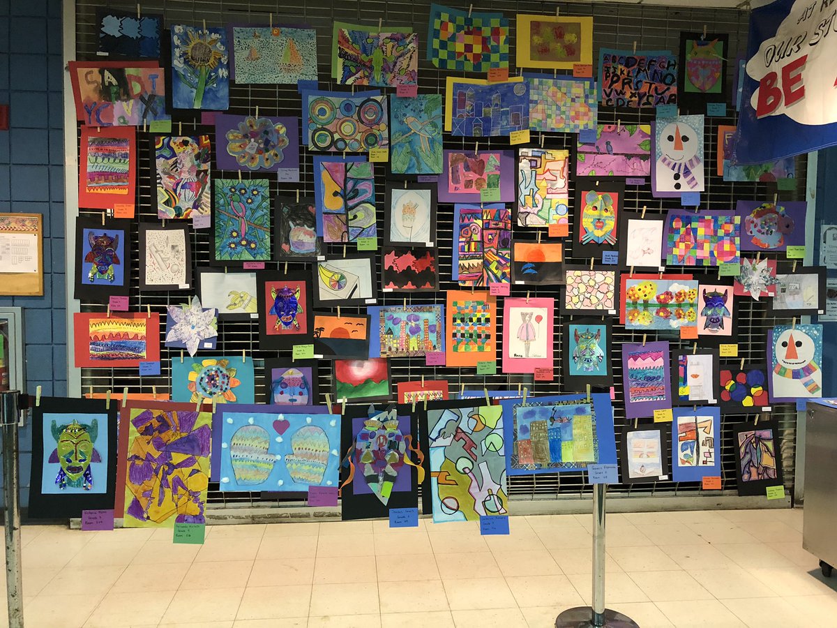 Read_Principal's tweet image. Pictures from our Multicultural Art Night &amp;amp; Dinner. There was music, dancing, artwork, great food &amp;amp; free books! Thank you to all students, families &amp;amp; staff for your support. @aliciarobarts also attended to show her support. #WeAreReadSchool