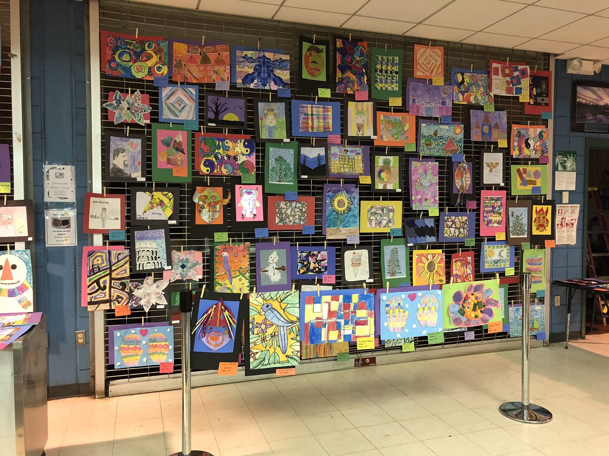 Read_Principal's tweet image. Pictures from our Multicultural Art Night &amp;amp; Dinner. There was music, dancing, artwork, great food &amp;amp; free books! Thank you to all students, families &amp;amp; staff for your support. @aliciarobarts also attended to show her support. #WeAreReadSchool
