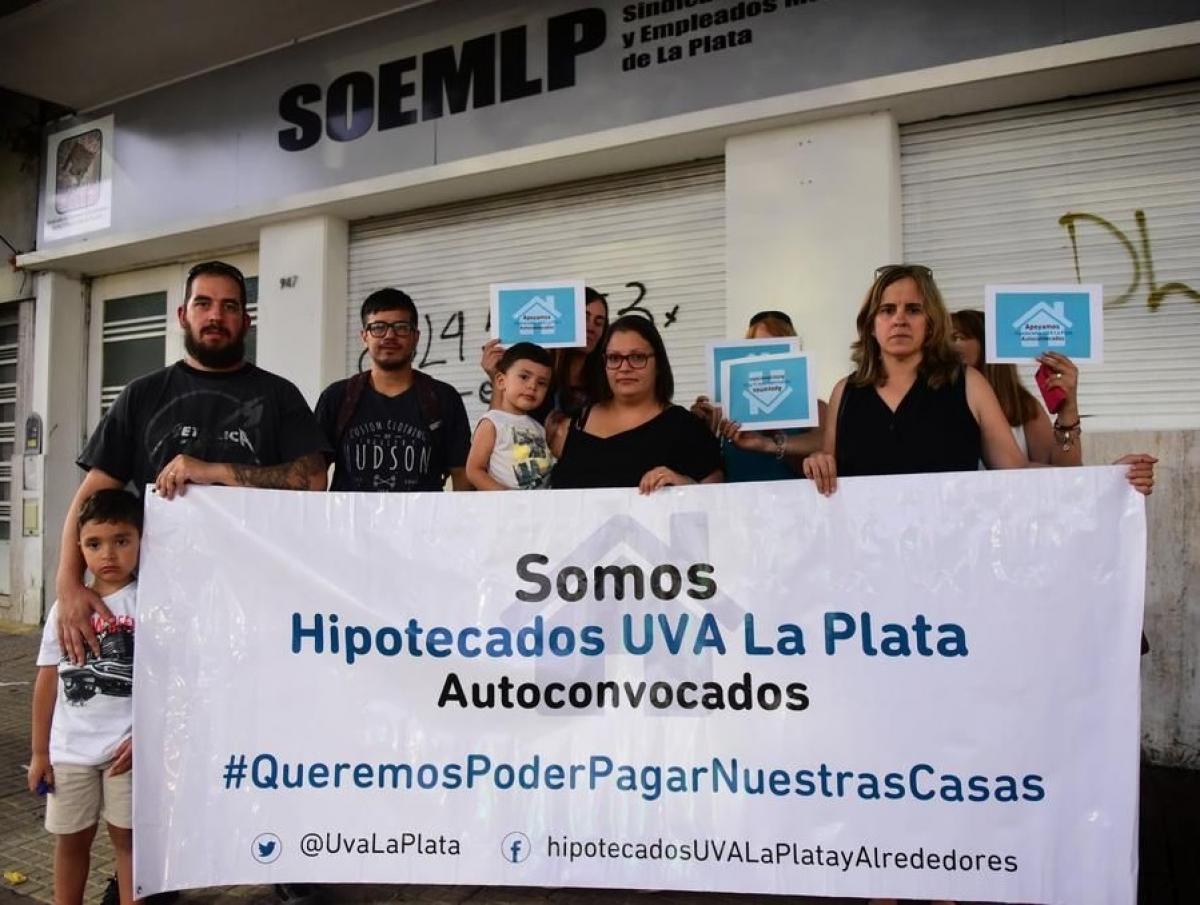 provincia1270's tweet photo. Cambiemos rechaza Ley de Emergencia para @hipotecadosPBA y cientos de familias quedan en situación desesperante https://t.co/9k4ZthJ9zY @sentido1270 @JoseCarut @marita1270 @ClaudiaCherasco @jpabloallan @inforprovincia @Senado_BA @fsusbielles https://t.co/RIYcx1ikLh