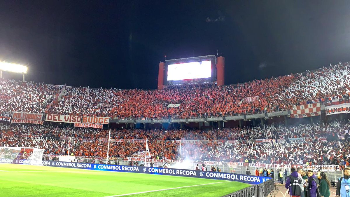 RiverPlate's tweet photo. Juntos somos Más Grandes. https://t.co/0uh55aVkZ6