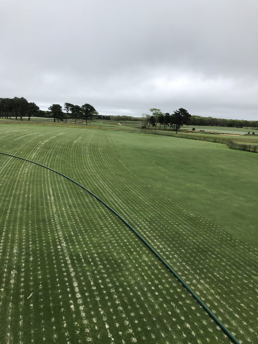 kev_e_banks's tweet photo. Thanks to @kmcddryject @ColonialTurf @phospholutions @Hollistonsand great day for improving conditions https://t.co/zPcMGnzuSy