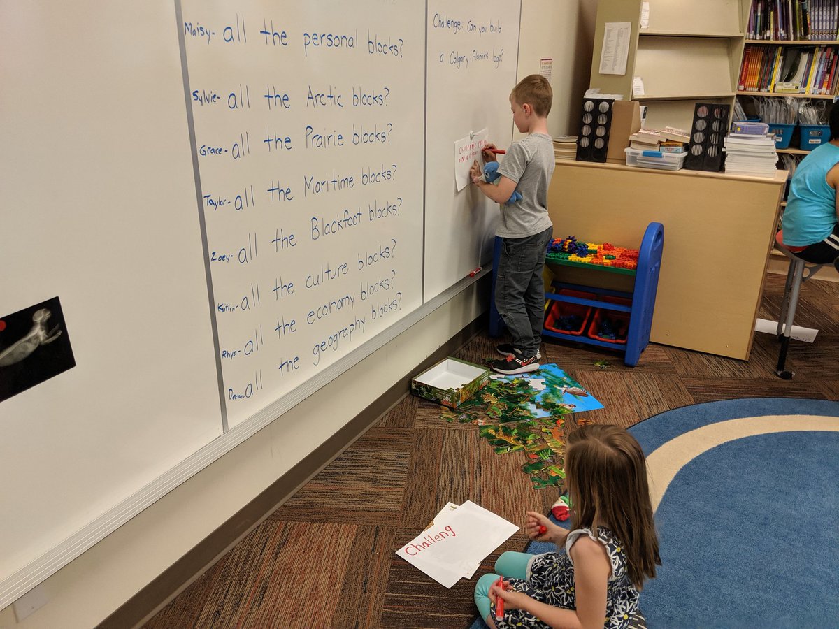 thompson_two's tweet image. Exciting things are happening in Sarah Thompson Grade 2! #blockpit #buildingblocksofcanada #inquiry #studentledlearning #collaborators #visiblelearning #sharingourlearningjourney #rvsed @SarahThompsonSc