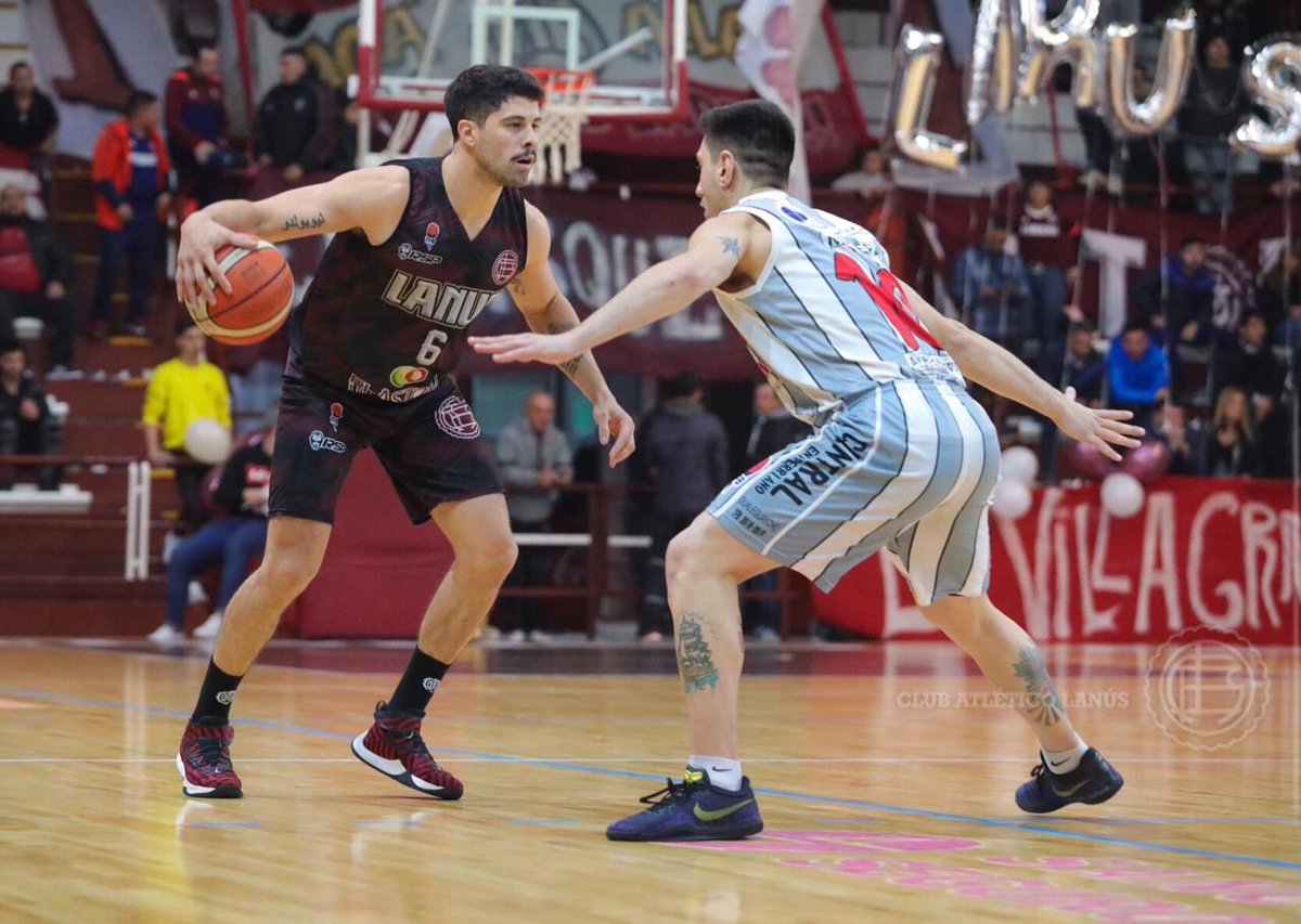 MateoLanus14's tweet photo. ⏱ Finalizó el 1C con Central Entrerriano adelante por 27-26 en el marcador. #BásquetLanús 🏀🇱🇻 https://t.co/XJeKFk52nB