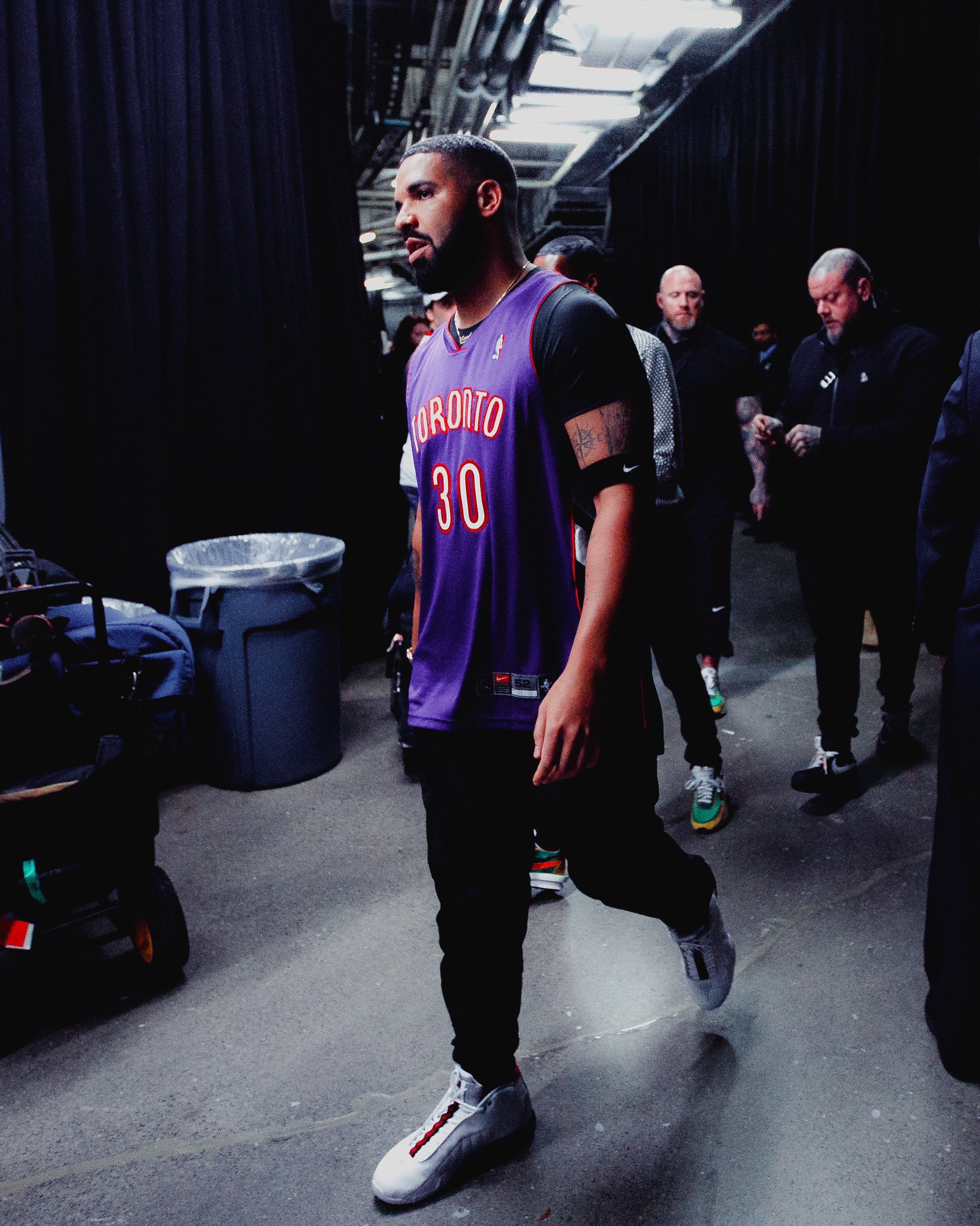 NBA Finals Game 1: Drake wears Dell Curry Raptors throwback jersey