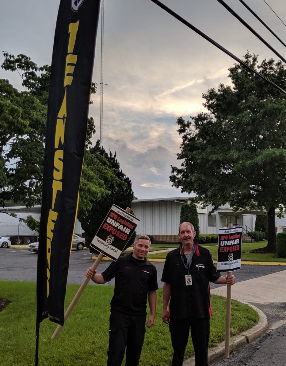 XPOexposed's tweet photo. .@Teamsters Local 107 Trustee/Buisness Agent/Organizer Chris Buschmeir addressing @XPOLogistics Freight workers on #DayOfAction in Cinnaminson, NJ. #WeAreXPO https://t.co/ZFitejplKg