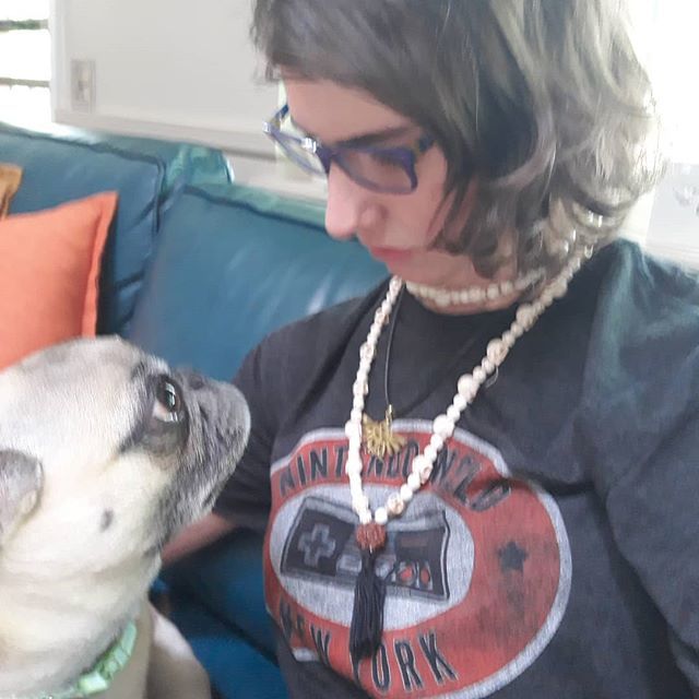 LadyStardustAG's tweet photo. Was going to read my book but I needed a starting contest with the puggo first.😂🐶 @aspicymeatpug #dailymeatballpic #pug #pugs #dog #dogs #doggo #doggos #dogsofinstagram #pugsofinstagra #purebreadpugs #lol #bamboozled https://t.co/XTcAkrqc5y https://t.co/Gd19ieB9vC