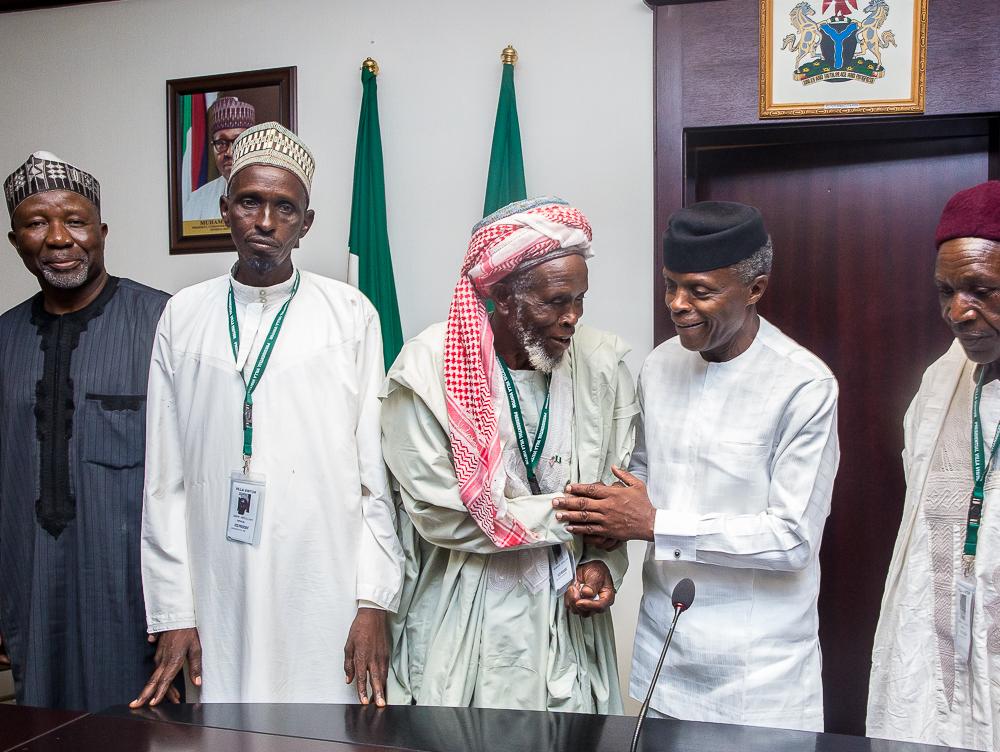 akandeoj's tweet photo. VP Osinbajo to Imam Abubakar who stuck out his neck to save people from attackers who invaded his village, Yelwan in Barkin Lardi LGA of Plateau State June last year. wonderful act, Imam Abubakar: "Yours is one of the most courageous acts any man can possibly do, by offering... https://t.co/Pb7gRbFKPv