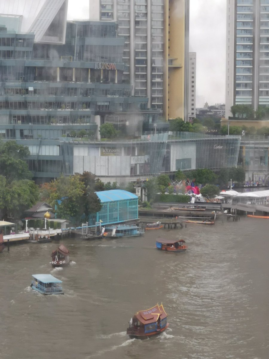 sallyeaves's tweet photo. A few shots from #Bangkok and @TheAsianBanker #FOFsummit19 Day 2 including #Keynote prep and catch up with the fantastic @UrsBolt 👍 #Blockchain #AI #FutureofWork #FinTech #finance #inclusion #skills #Thailand @ipfconline1 @fintechnically @MaydaLim @EmmanuelDaniel @jblefevre60 https://t.co/1Z7djdCuBF