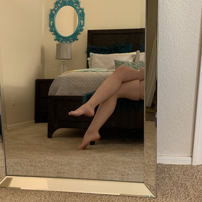 #HighArches to brighten your day ✨  #footgoddess #footworship #feetpics https://t.co/auUr6mml2j<a href="/tag/higharches"class="tags">#HighArches</a><a href="/tag/footgoddess"class="tags">#footgoddess</a><a href="/tag/footworship"class="tags"><span>#footworship</span></a><a href="/tag/feetpics"class="tags"><span>#feetpics</span></a>