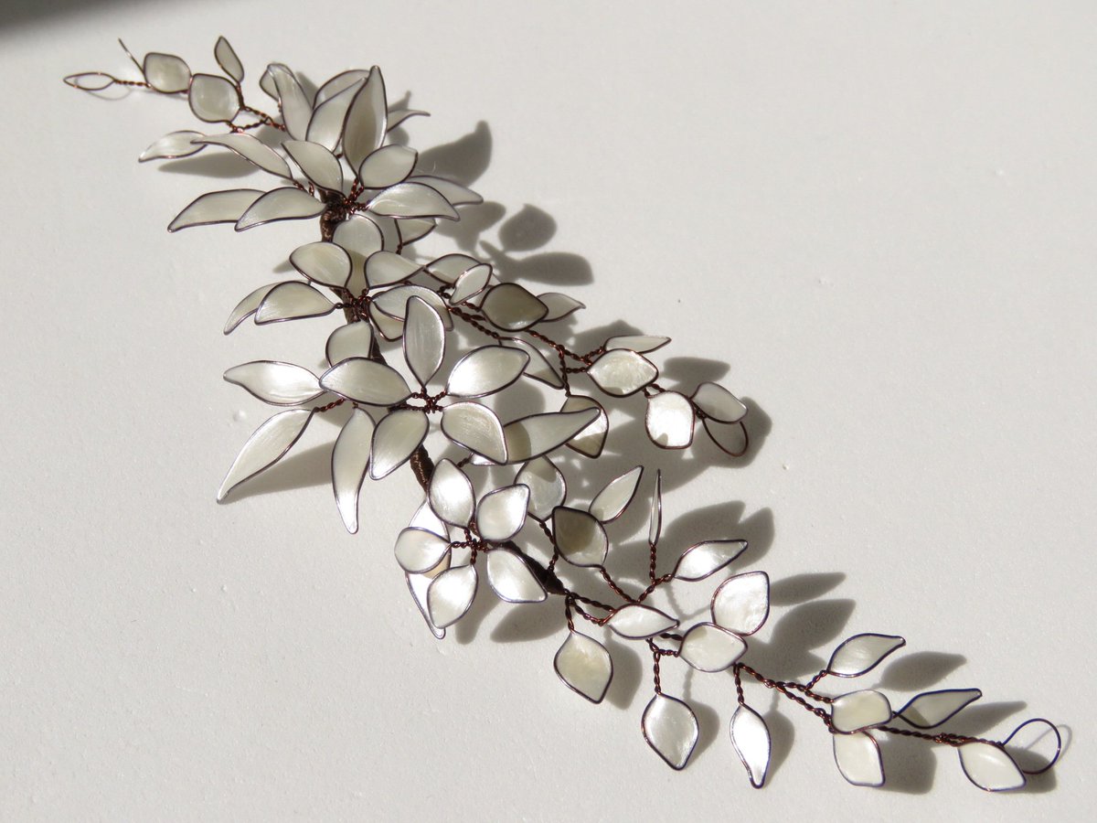 Blanco, a veces no hace falta más...
#tocado #novia #boda #tocadonovia #ElTallerdeBagatela